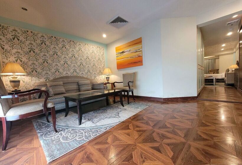 Radisson Blu Udaipur Palace Resort & Spa