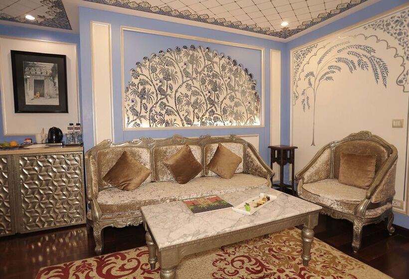 Radisson Blu Udaipur Palace Resort & Spa