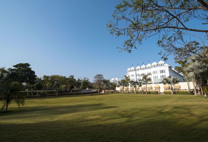 Radisson Blu Udaipur Palace Resort & Spa