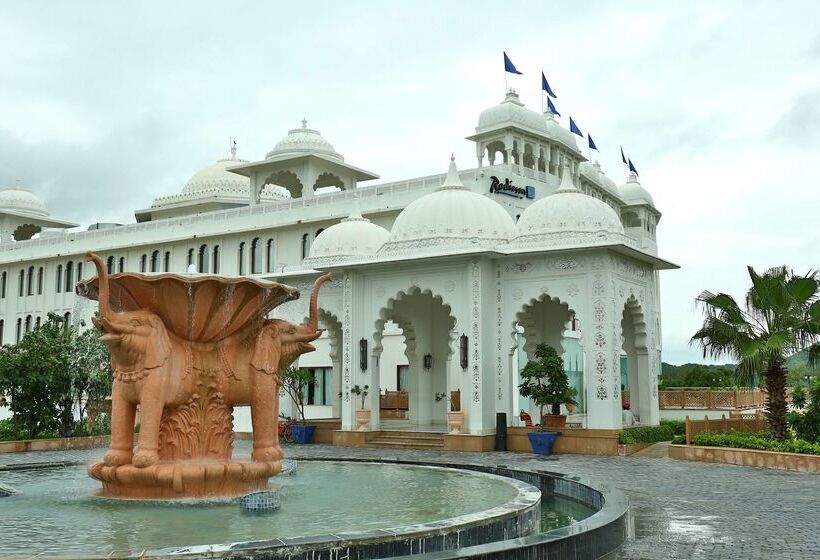 Radisson Blu Udaipur Palace Resort & Spa