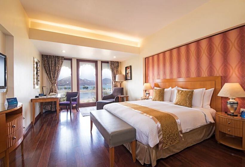 Radisson Blu Udaipur Palace Resort & Spa
