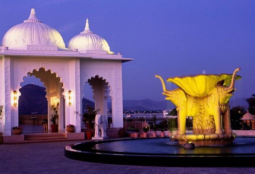 Radisson Blu Udaipur Palace Resort & Spa