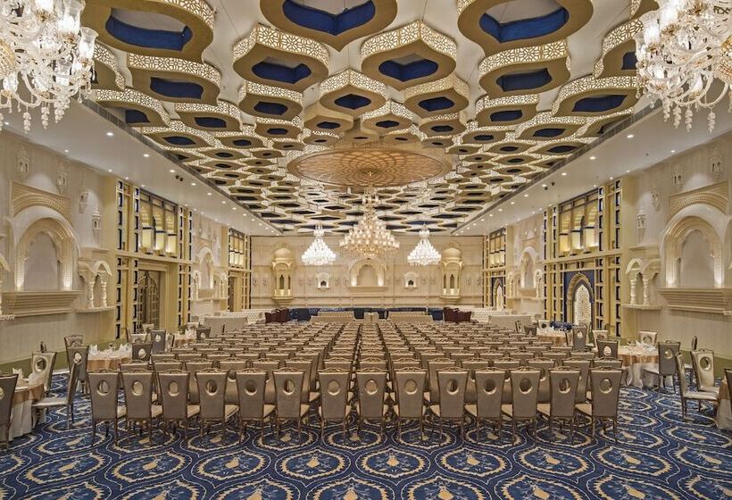 Radisson Blu Udaipur Palace Resort & Spa