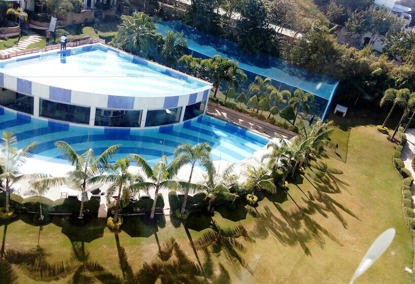 Radisson Blu Udaipur Palace Resort & Spa