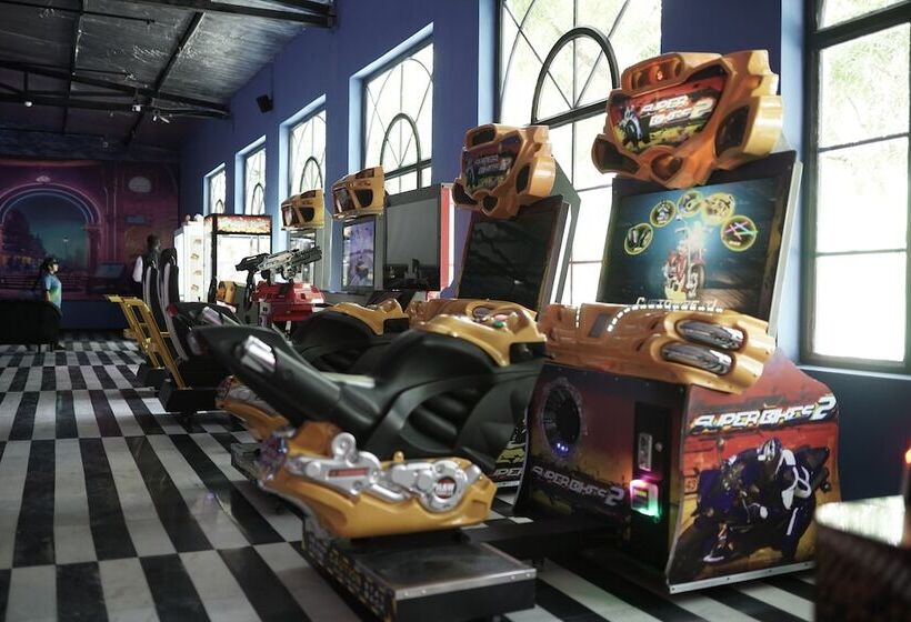 Radisson Blu Udaipur Palace Resort & Spa