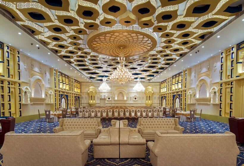 Radisson Blu Udaipur Palace Resort & Spa