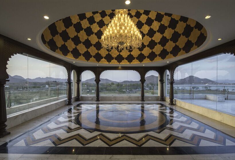 Radisson Blu Udaipur Palace Resort & Spa