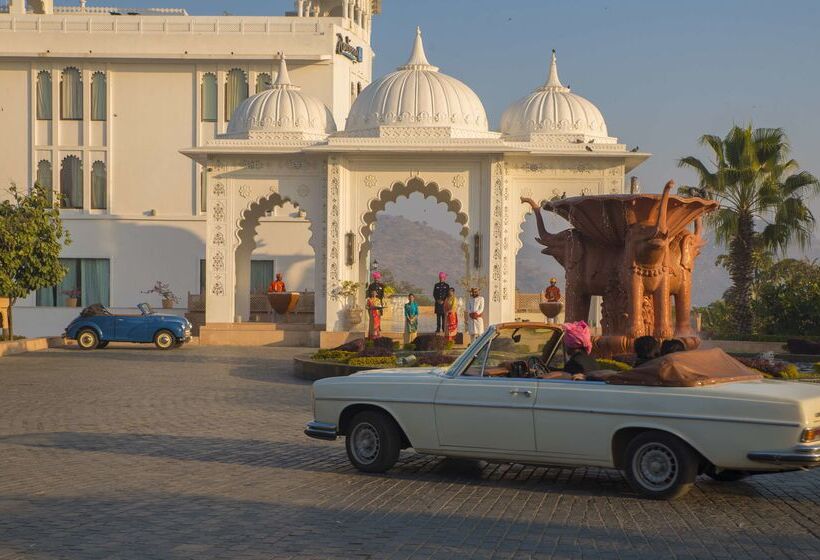 Radisson Blu Udaipur Palace Resort & Spa
