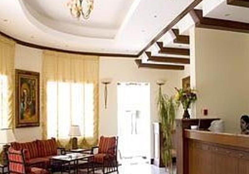 استراحتگاه Al Hamra Village