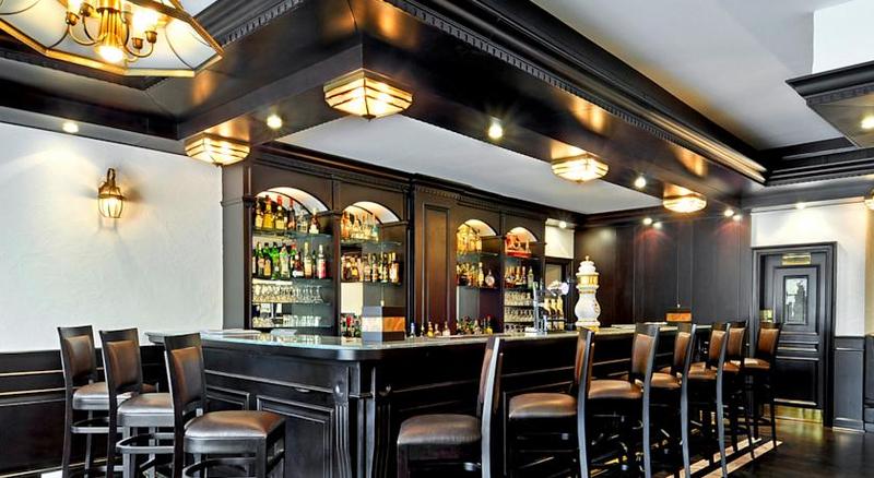 استراحتگاه Al Hamra Village