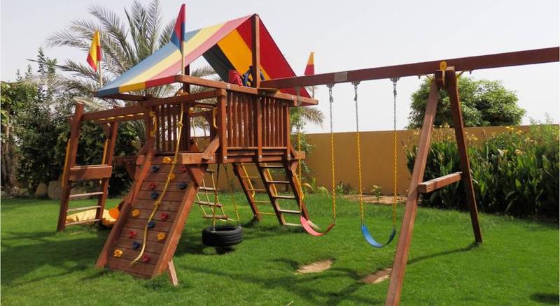 استراحتگاه Al Hamra Village