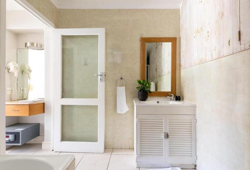 אתר נופש Camps Bay Village   Studios And Apartments