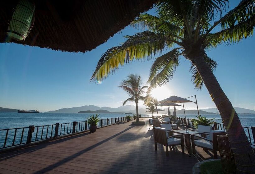 استراحتگاه Vinpearl Luxury Nha Trang