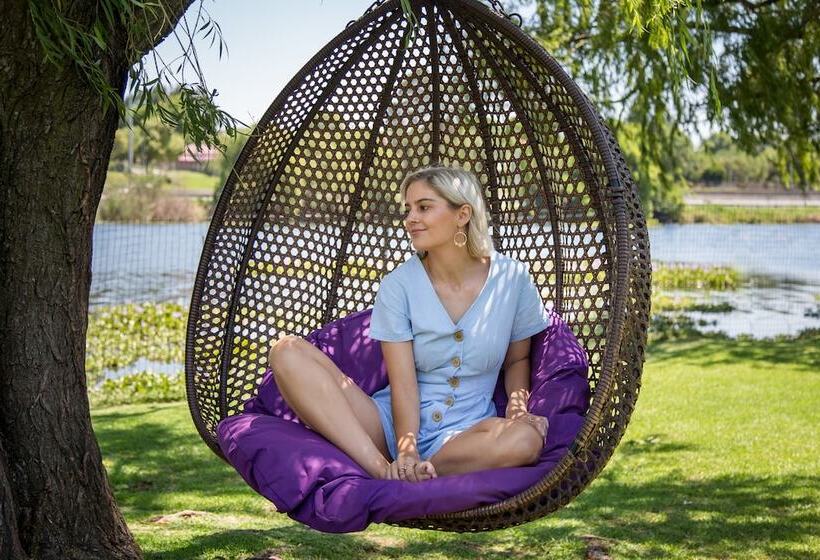 The Lakes Hotel And Conference Centre