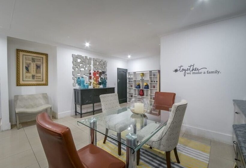 The Lakes Hotel And Conference Centre