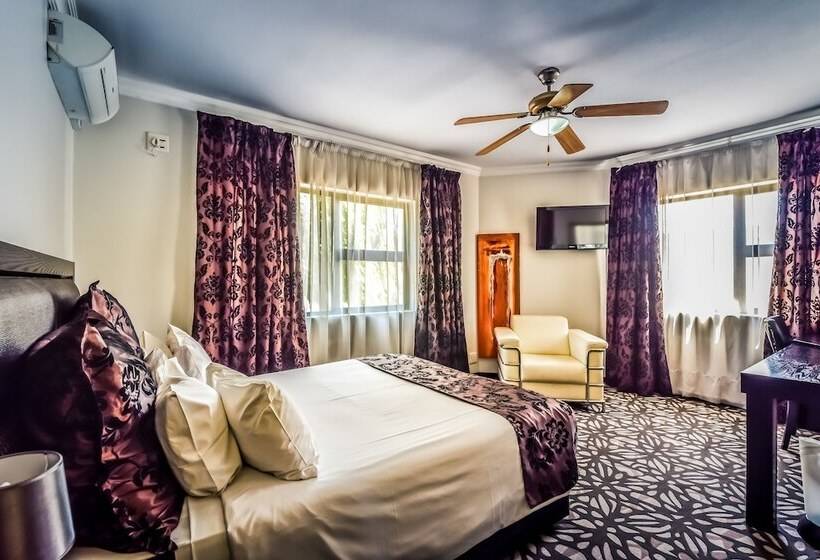 The Lakes Hotel And Conference Centre