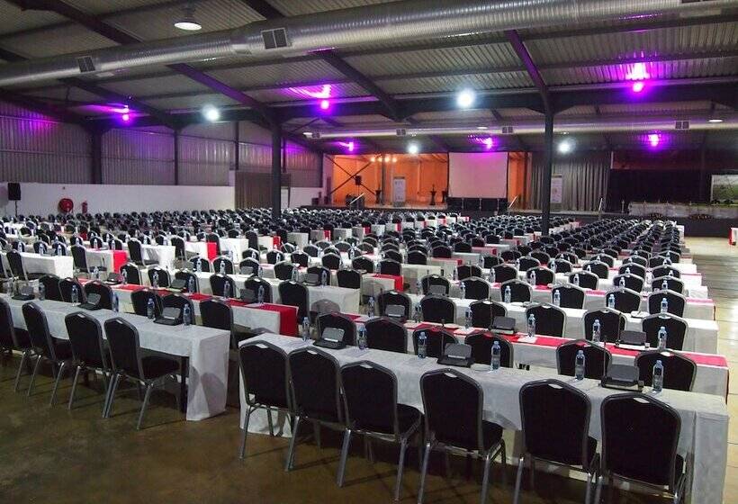 The Lakes Hotel And Conference Centre