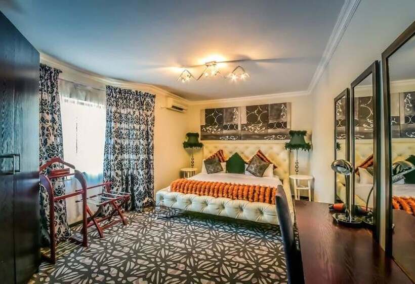 The Lakes Hotel And Conference Centre