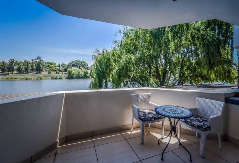 The Lakes Hotel And Conference Centre