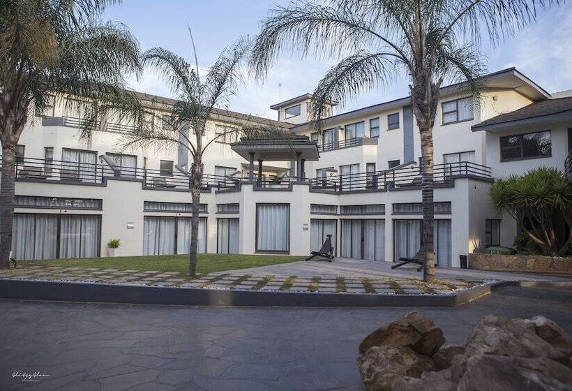 The Lakes Hotel And Conference Centre