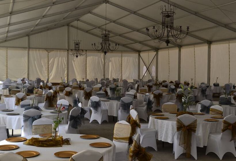 The Lakes Hotel And Conference Centre