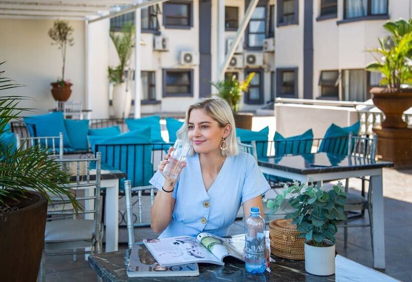 The Lakes Hotel And Conference Centre