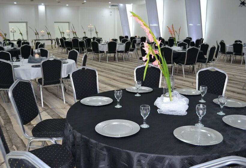 The Lakes Hotel And Conference Centre