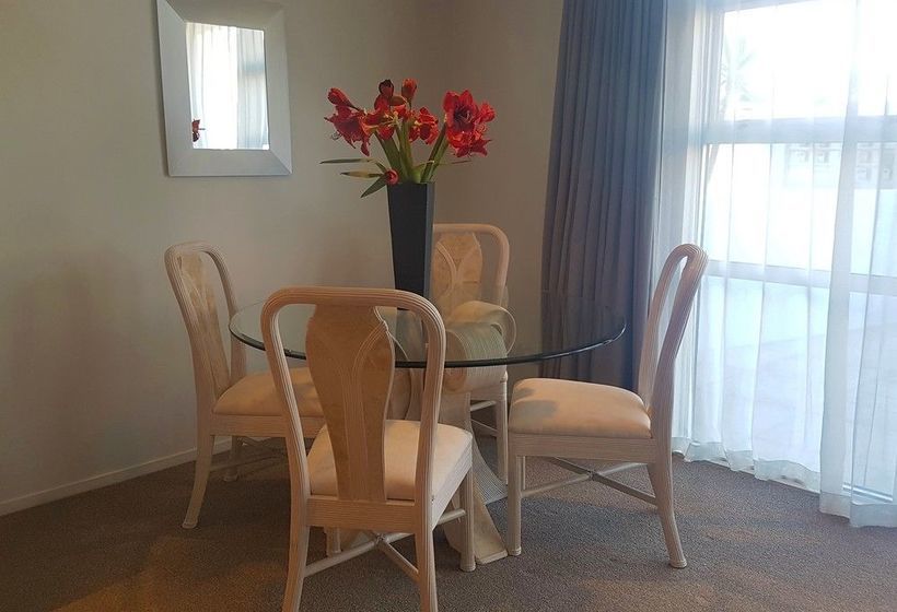 Waimahana Luxury Lakeside Apartments