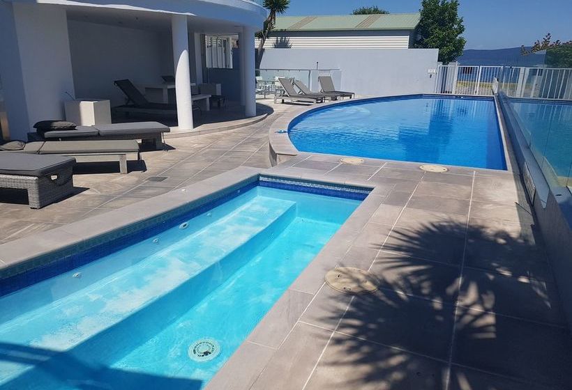 Waimahana Luxury Lakeside Apartments