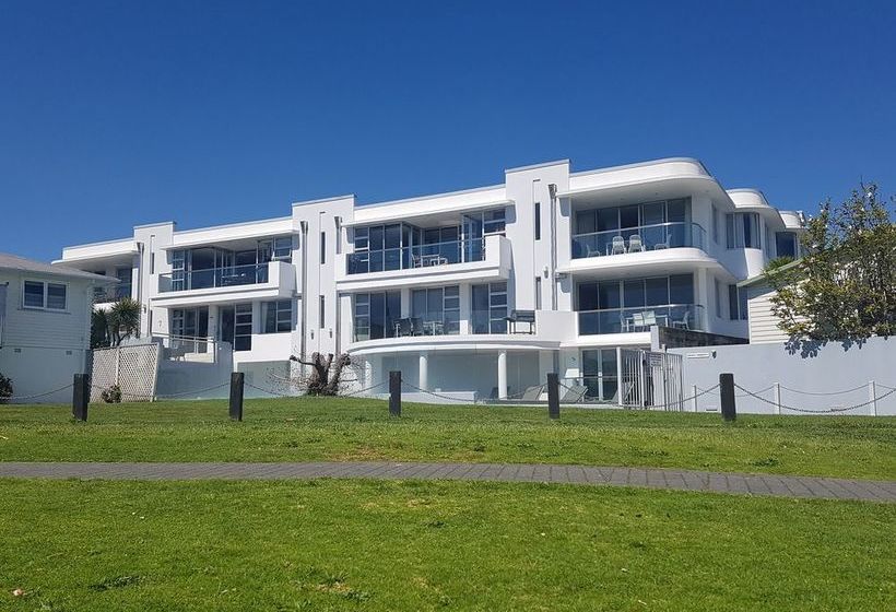 Waimahana Luxury Lakeside Apartments