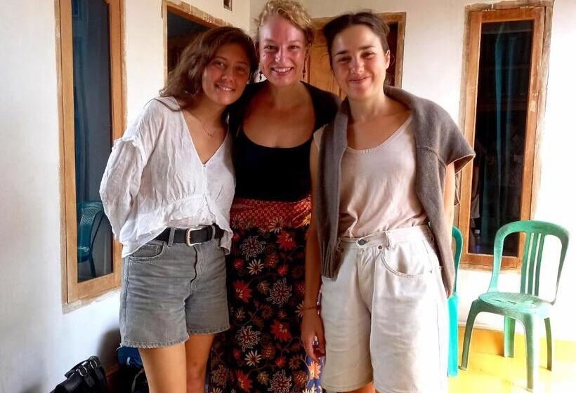 הוסטל Budaya Kaki Rinjani