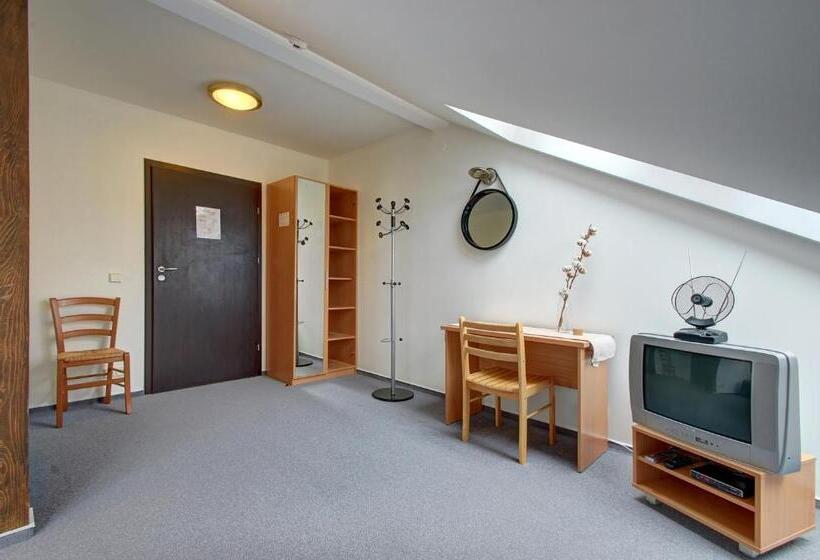 تختخواب و صبحانه Aero