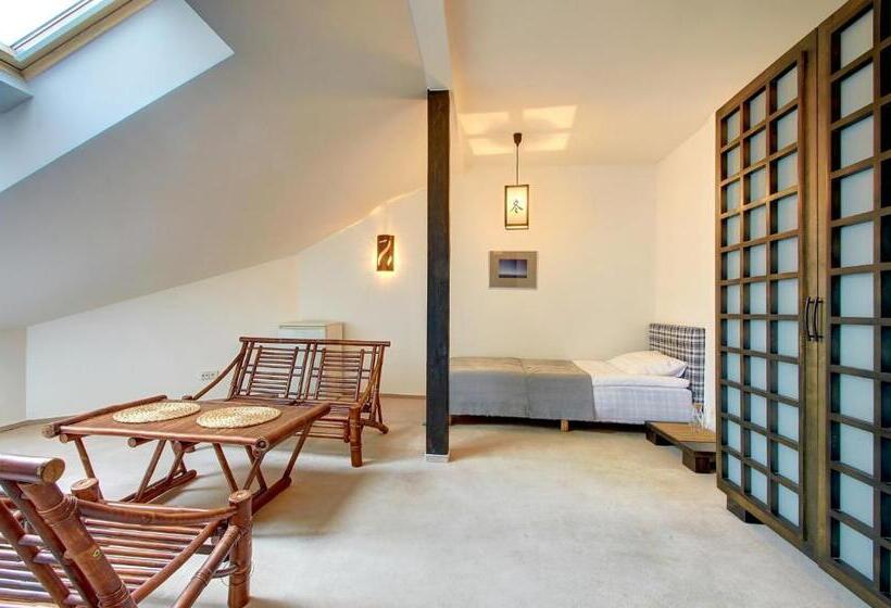 تختخواب و صبحانه Aero