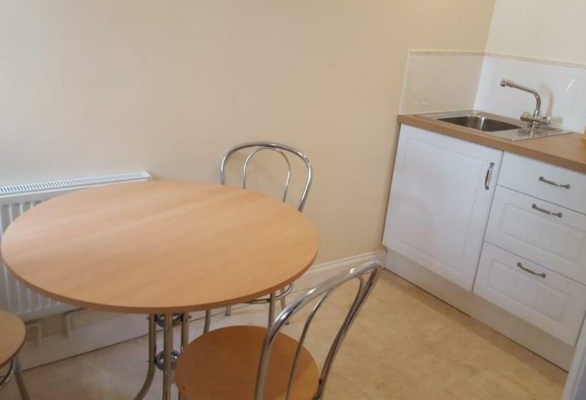 צימר Brookside Cottage