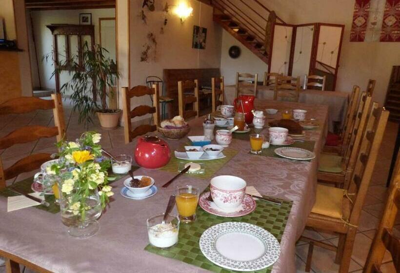 Bed and Breakfast Gite De Groupe 15p, 7 Ch, 6 Sdb, Parc Et Salle De Réception, Ou Chambres D Hotes