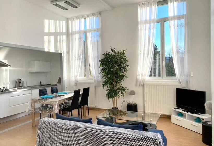 ベッドアンドブレックファースト Demeure Des Dentelles