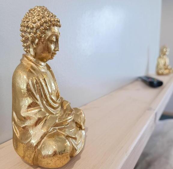 مبيت وإفطار Le Bouddha Besse