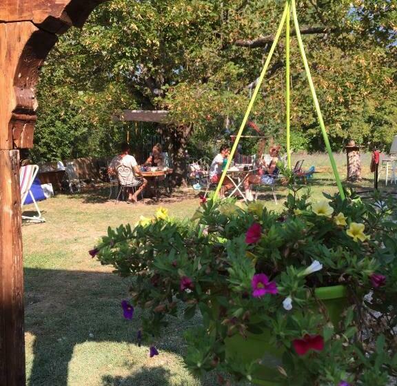 住宿加早餐  Mas De La Pauze