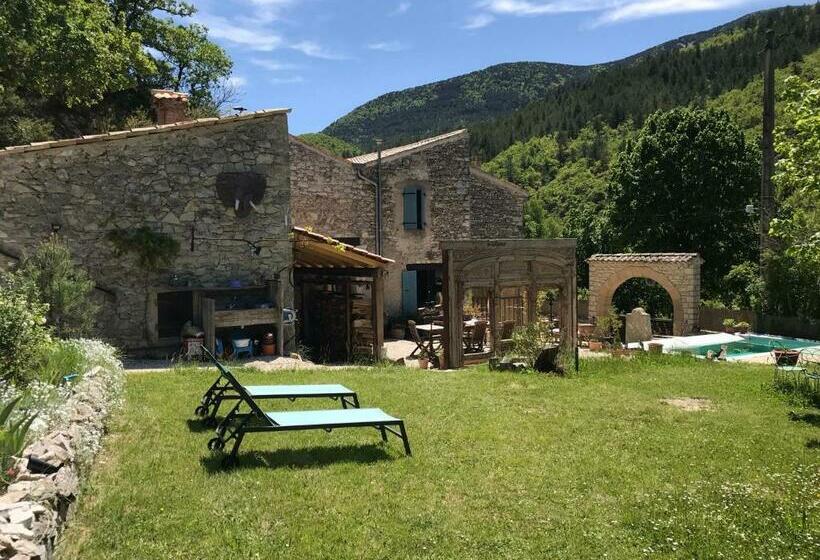 住宿加早餐  Mas De La Pauze