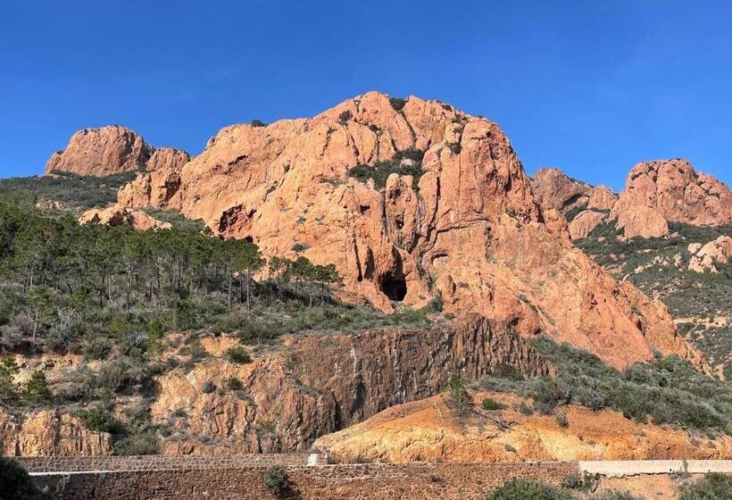 مبيت وإفطار Mas Lou Piastoun