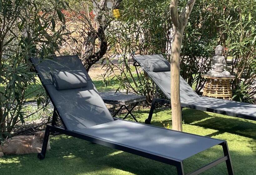 مبيت وإفطار Mas Lou Piastoun