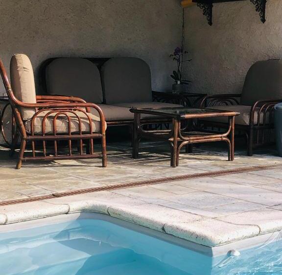 مبيت وإفطار Mas Lou Piastoun