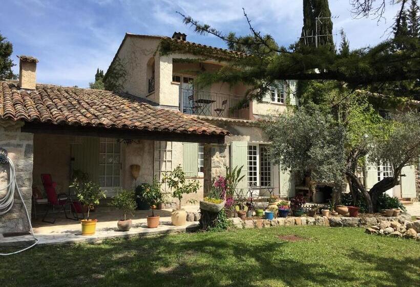 مبيت وإفطار Mas Lou Piastoun