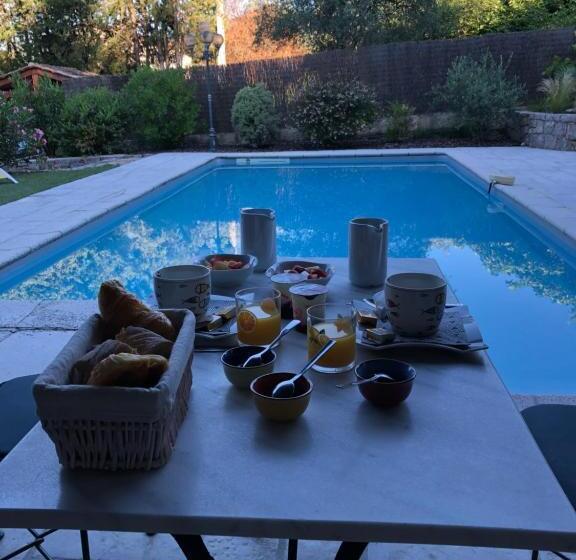 مبيت وإفطار Mas Lou Piastoun