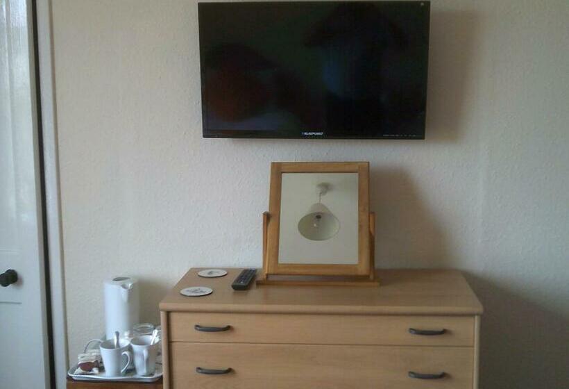 צימר Riverside Cottage