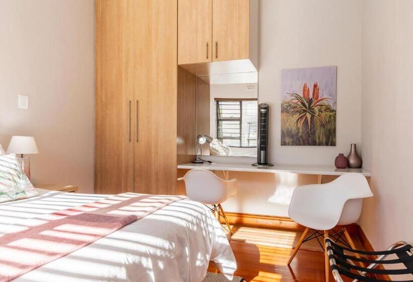 Bed and Breakfast Three Small Trees