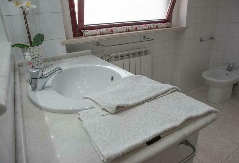 مبيت وإفطار Via Del Mare