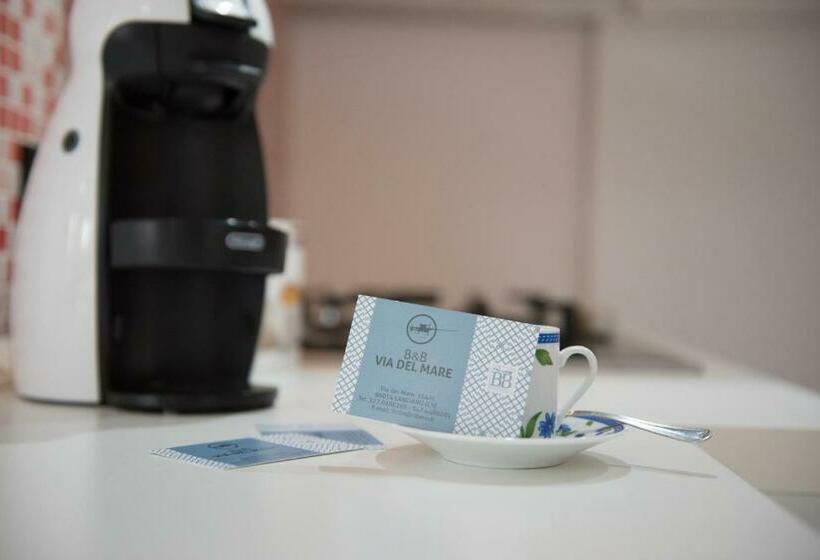 مبيت وإفطار Via Del Mare