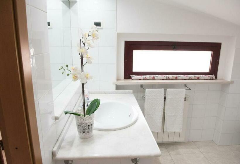 مبيت وإفطار Via Del Mare