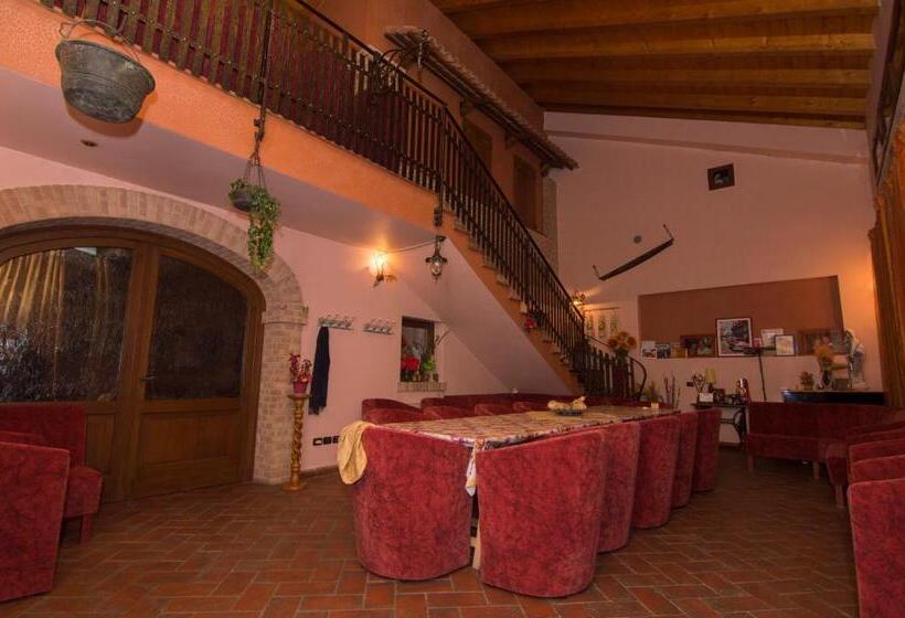 فندق Agriturismo I Marzemini